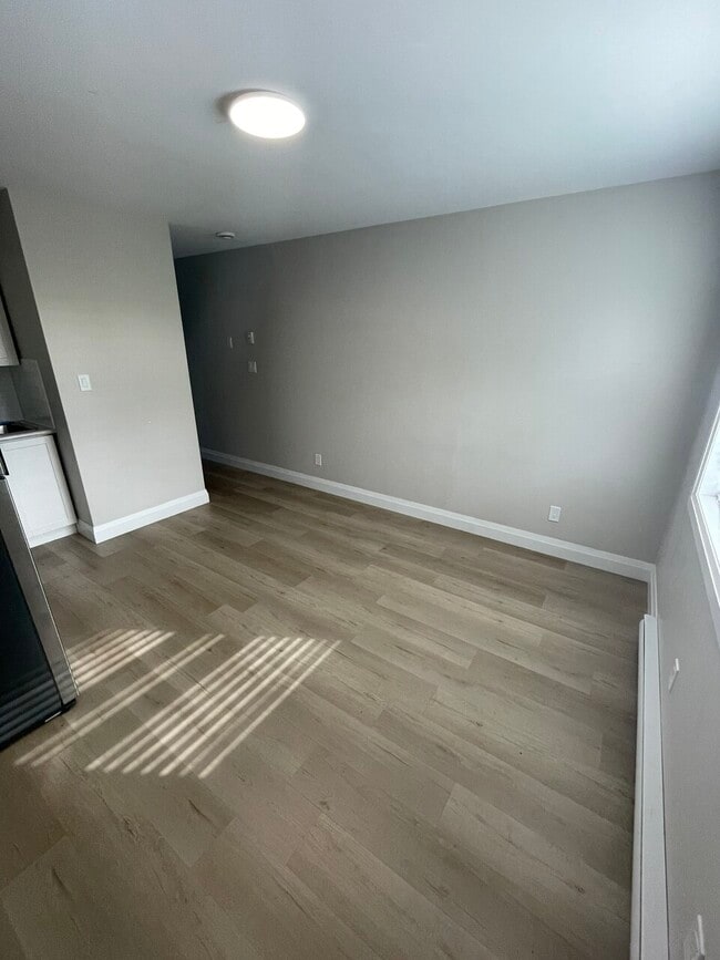Building Photo - 767 Second Avenue