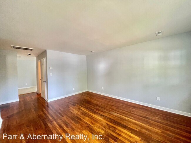 Building Photo - 3 br, 1 bath House - 703 Roanoke Ave