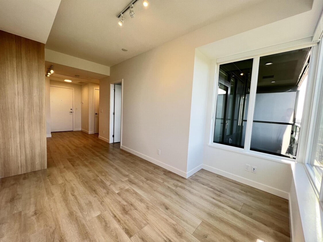 Photo du bâtiment - 10626 City Pkwy