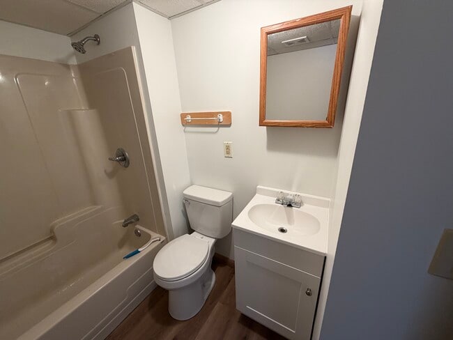 Building Photo - 67 Main St