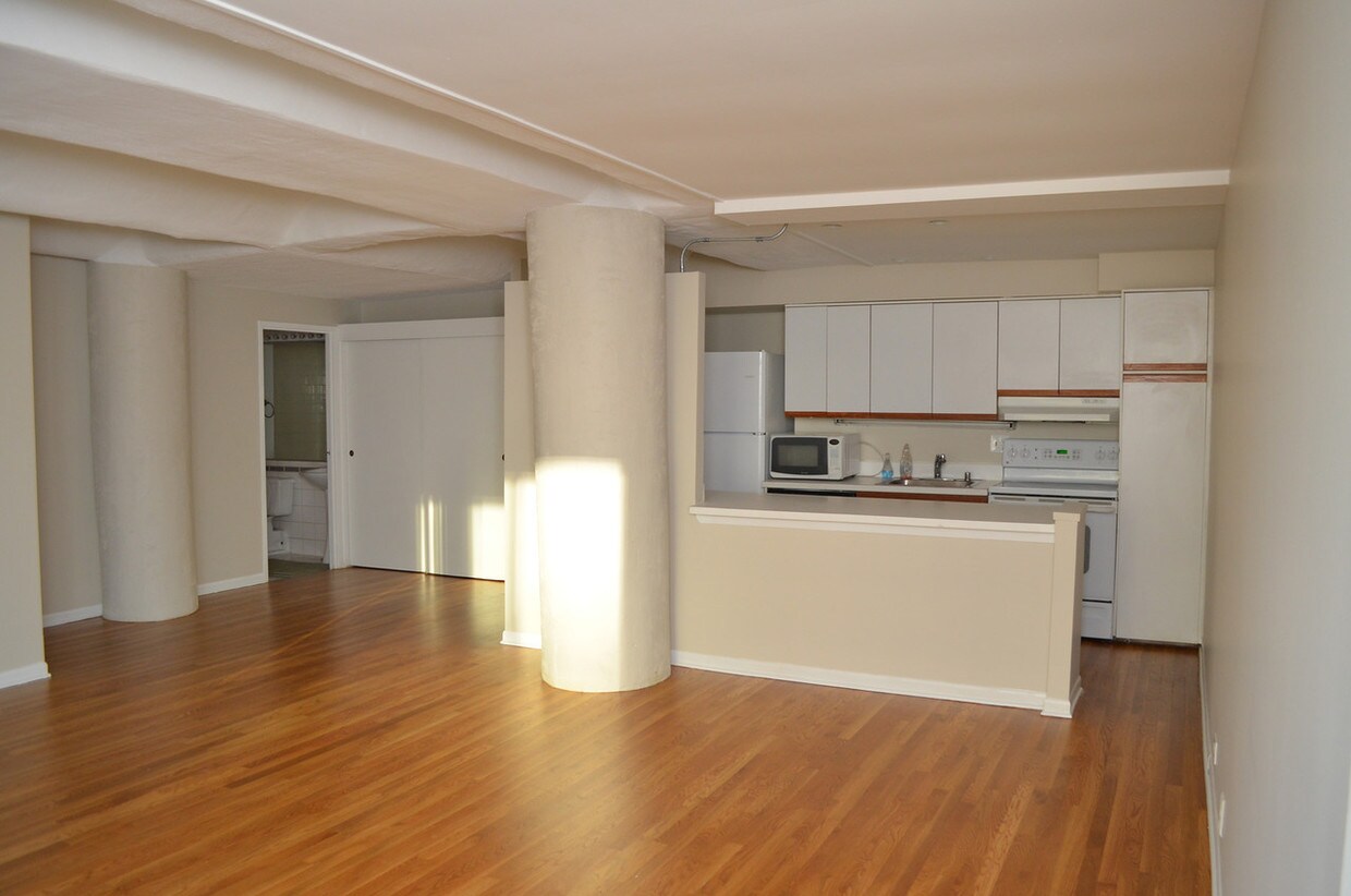Foto principal - 345 N Canal St