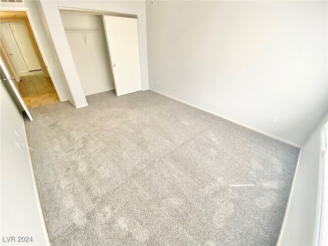 Building Photo - 3083 Key Largo Dr
