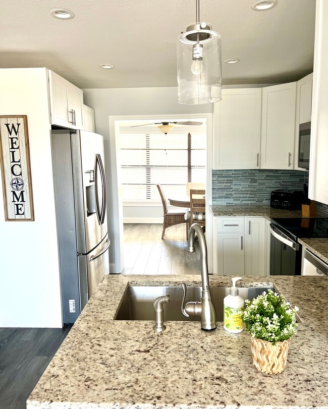 Building Photo - 33 Azalea Dr