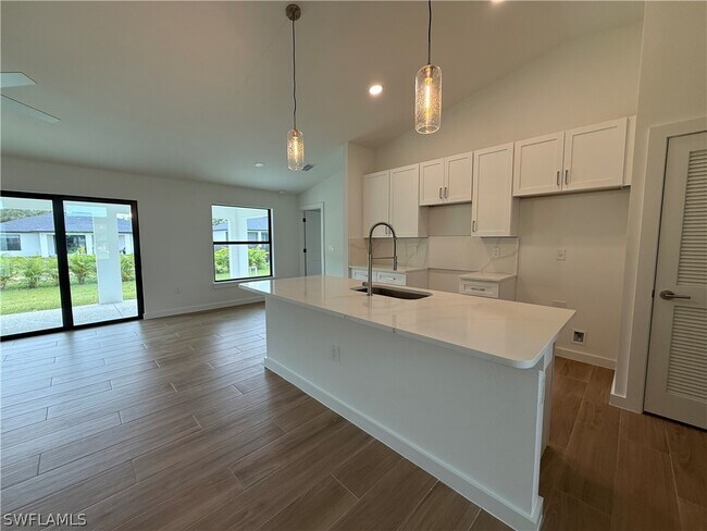 Building Photo - 2707 34th St SW