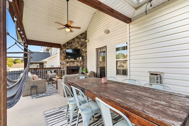 Building Photo - West Knoxville 37923 - 5 bedroom, 3 bath h...