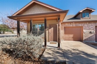 Building Photo - 101 Creekside Villa Dr