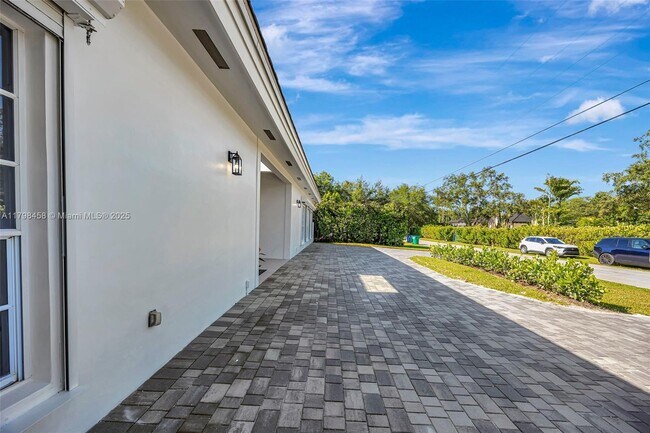 Foto del edificio - 6841 SW 71st Ave