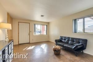 Foto del edificio - 3 br, 2 bath House - 5649 E Julius Stravenue