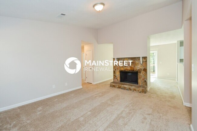 Foto del edificio - 3 Bedroom Pet-Friendly Home in Conyers, GA with Main Street Renewal
