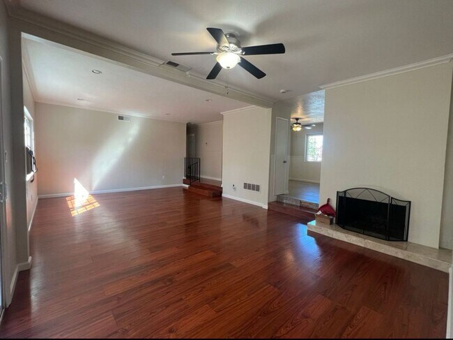 Foto del edificio - Blacow home for rent! $4000