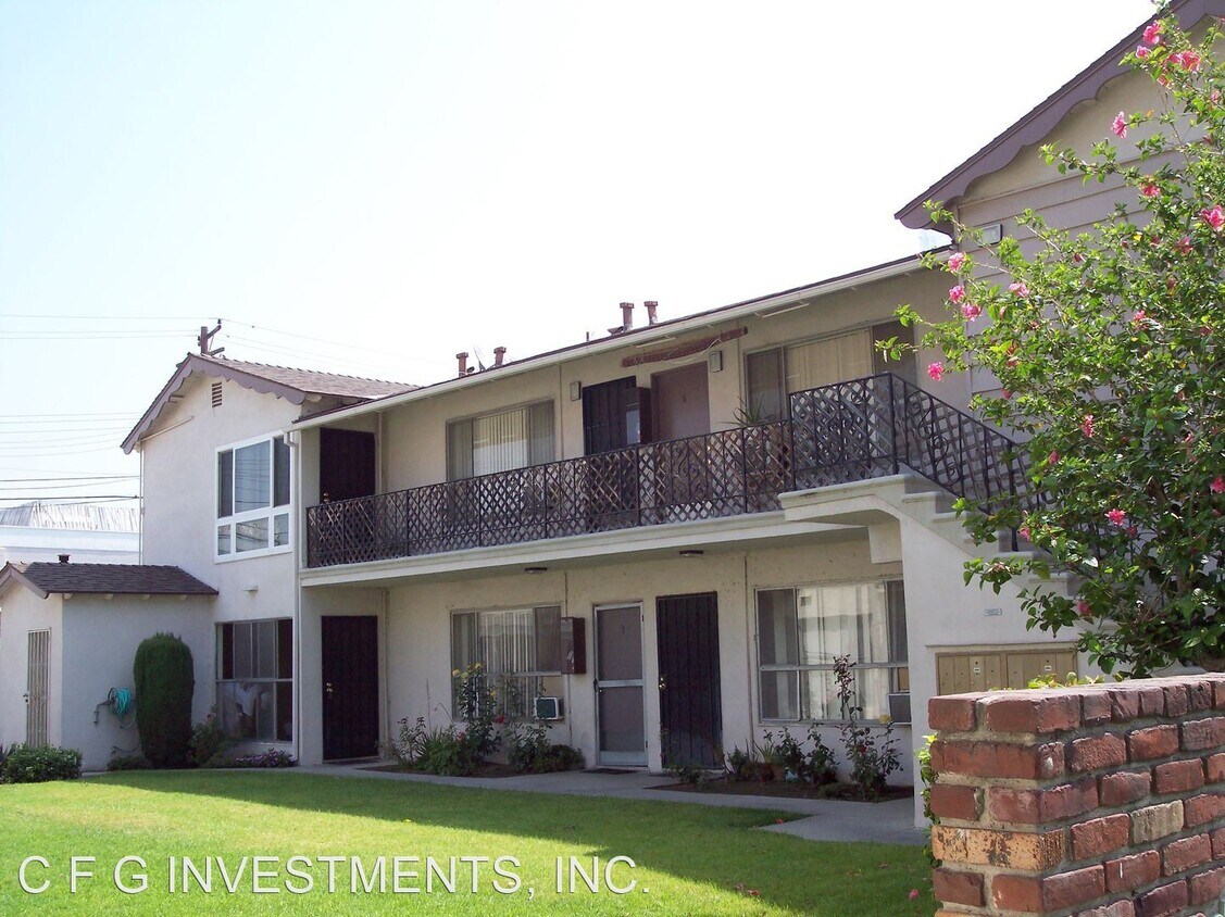 Primary Photo - 2215 E Westport Dr