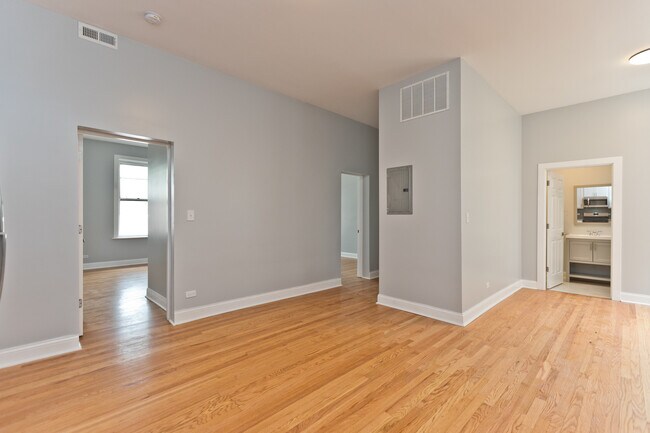 Foto del edificio - 3324 W Diversey Ave