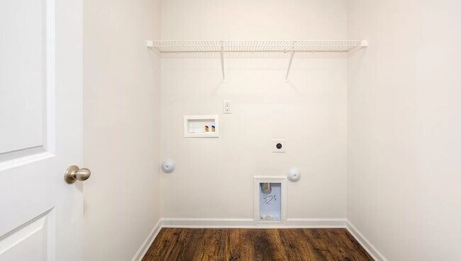 Foto del edificio - Spacious Newer Construction In Candler