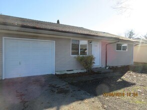 Building Photo - 1373 SE 27th Ave