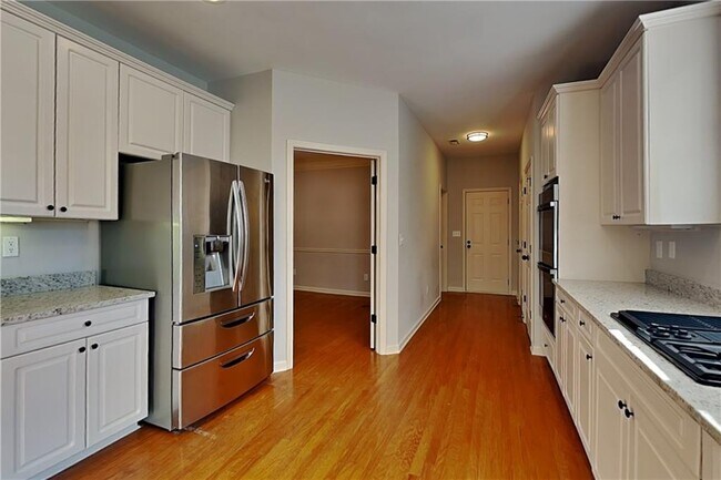 Foto del edificio - 1751 Wilkenson Ct NE