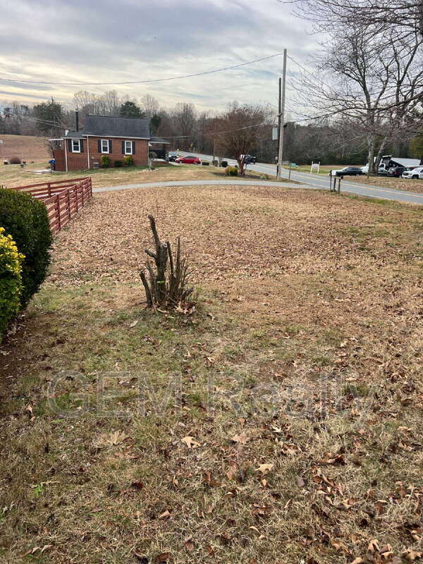 Building Photo - 1244 Mountain View Rd