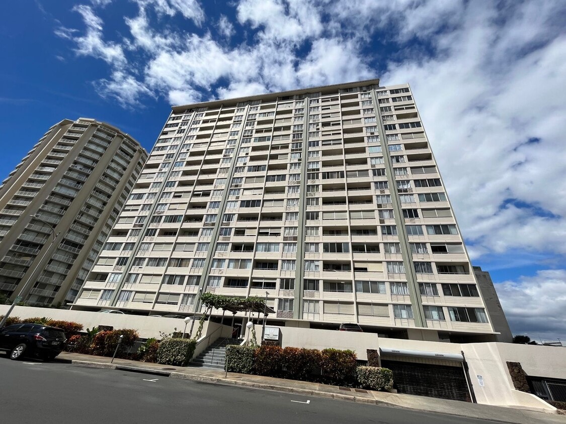 Primary Photo - Woodrose (Honolulu) - Basic cable/electricity included!! 2 bedroom, 1.5 bathroom, 1 parking