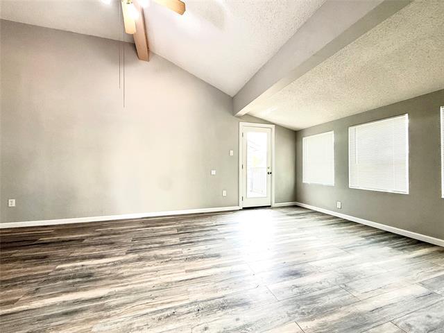 Foto del edificio - 9696 Walnut St