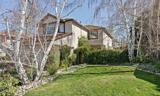 Building Photo - Impressive Almaden Valley Home