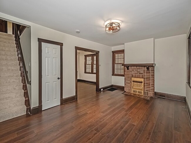 Building Photo - 5519 Howe St
