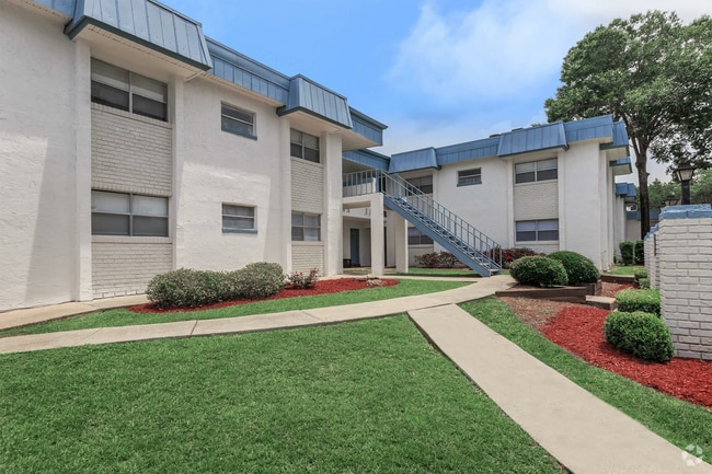 Building Photo - Rolling Hills Apartments