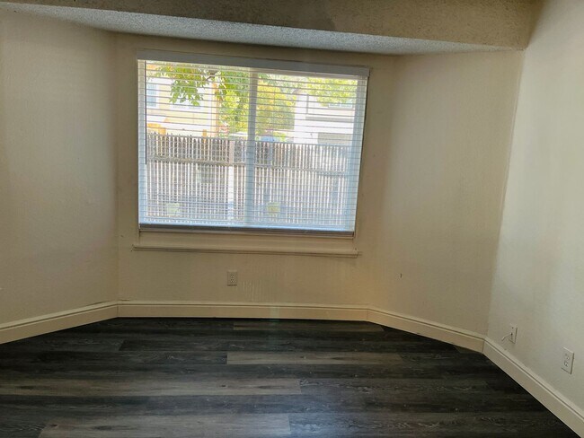 Foto del edificio - 3967 8th Ave