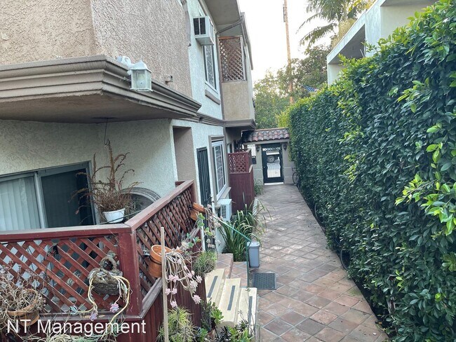 Foto del edificio - 2 br, 2 bath Apartment - 4106 Inglewood Bl...
