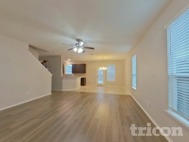 Foto del edificio - 13725 Vigilance St