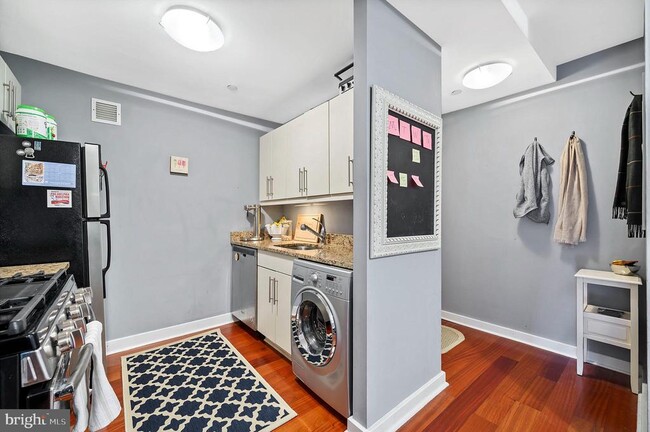 Building Photo - 219-29 S 18th St
