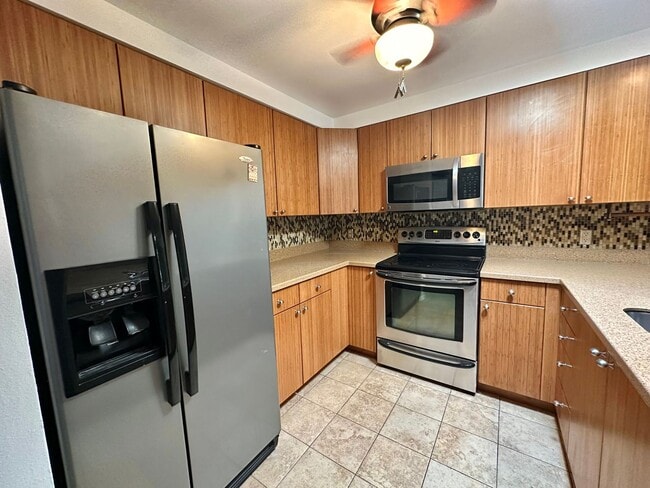 Building Photo - New partially furnished 2 bedroom / 2 bath...