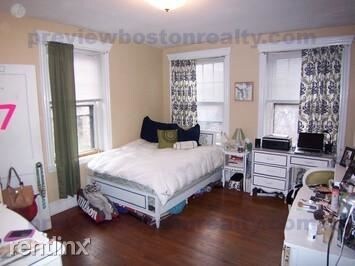 Foto del edificio - 72 Strathmore Rd