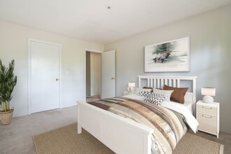 Building Photo - The Pines at Hovey Square