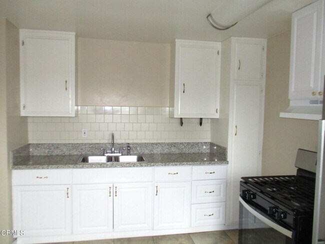 Foto del edificio - 851 W Crestwood Ave