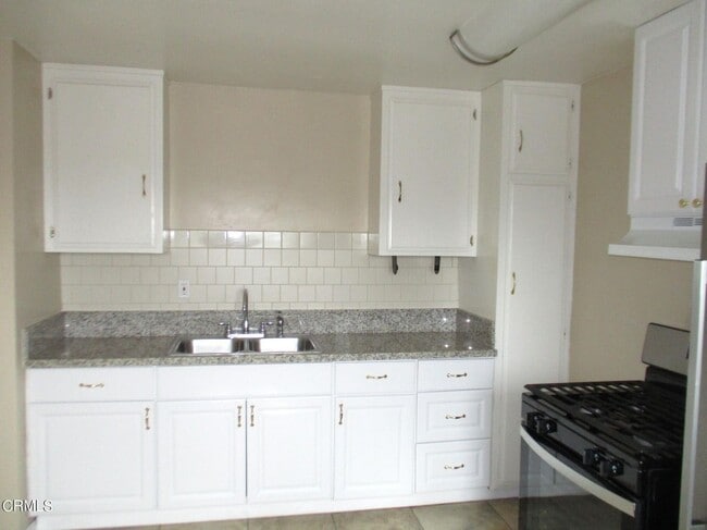 Building Photo - 851 W Crestwood Ave