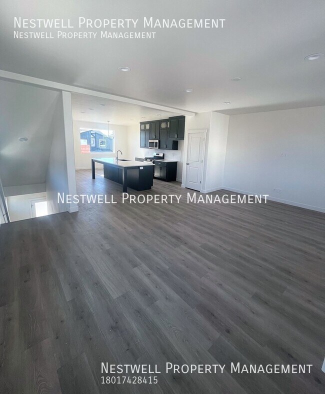 Foto del edificio - Newer 4-bed Townhome in American Fork