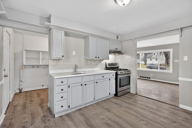 Foto del edificio - 1157 Redman Blvd