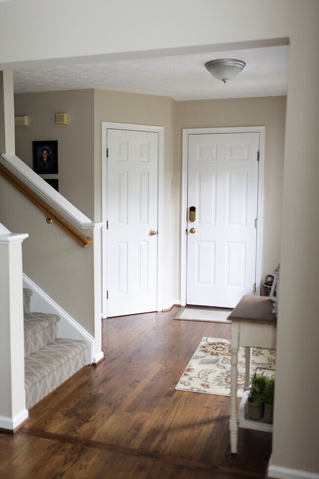Foto del edificio - 801 Yellow Birch Ct
