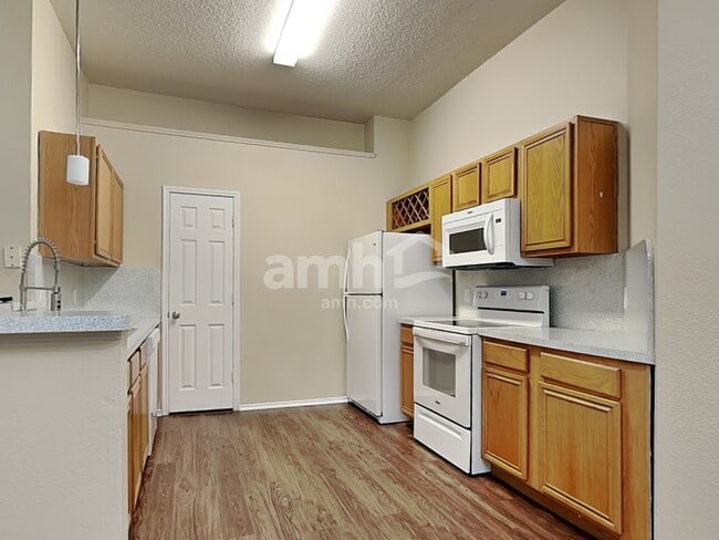 Building Photo - 223 Dartmouth Dr