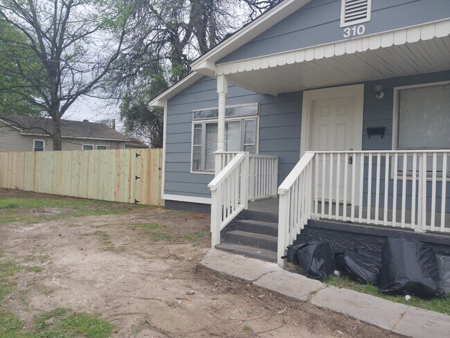 Foto del edificio - 310 E 13th St