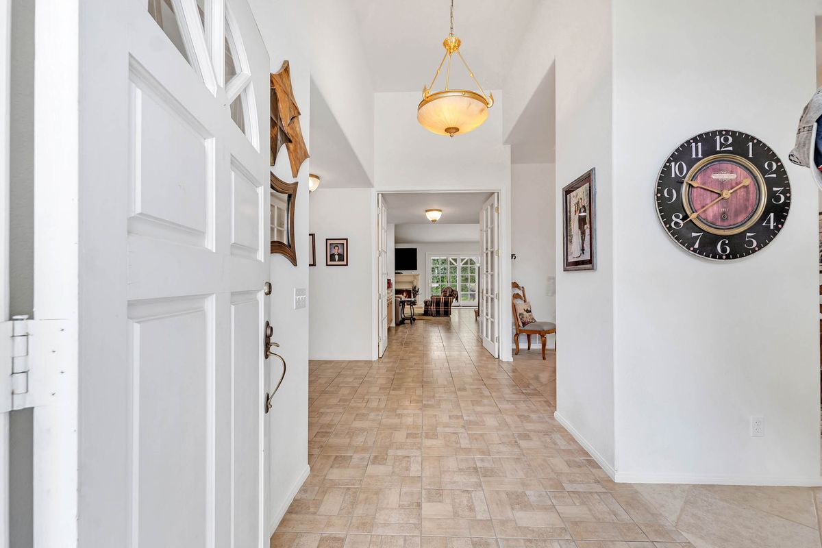 Foto principal - 5050 Golden Nugget Way