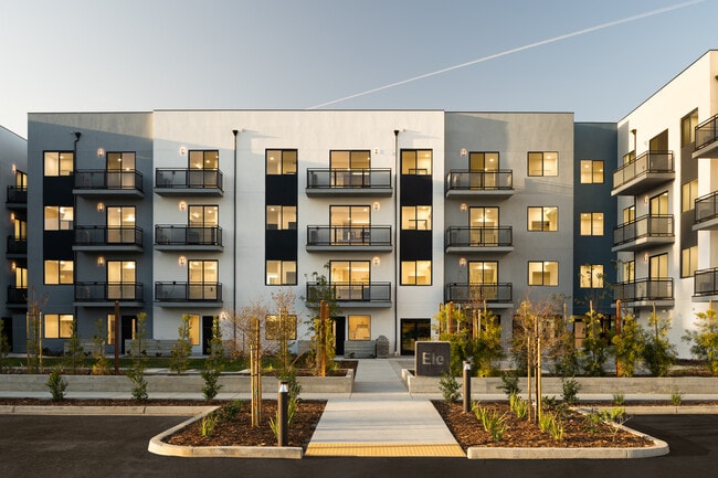Building Photo - Elements Apartments