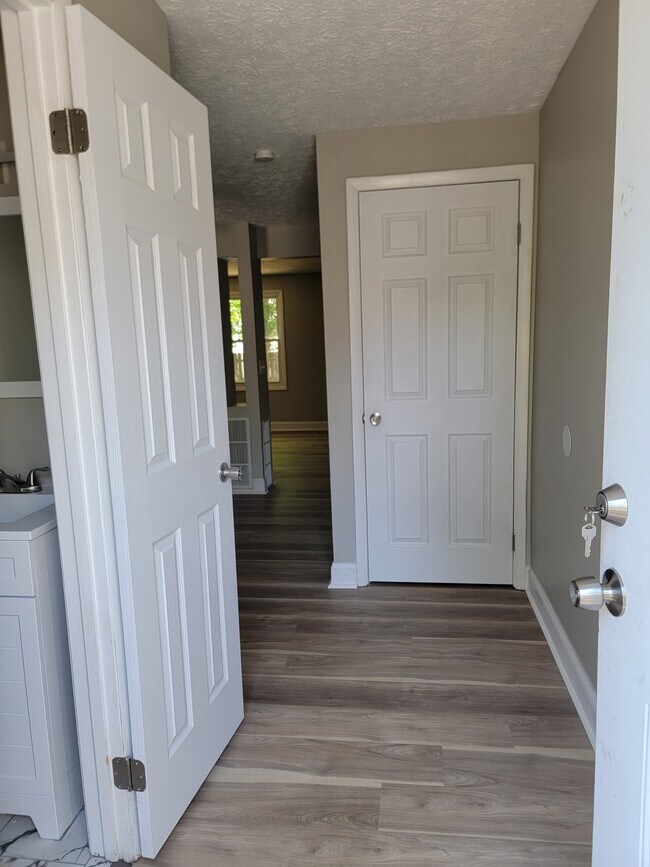 Entrada - 255 Hague St
