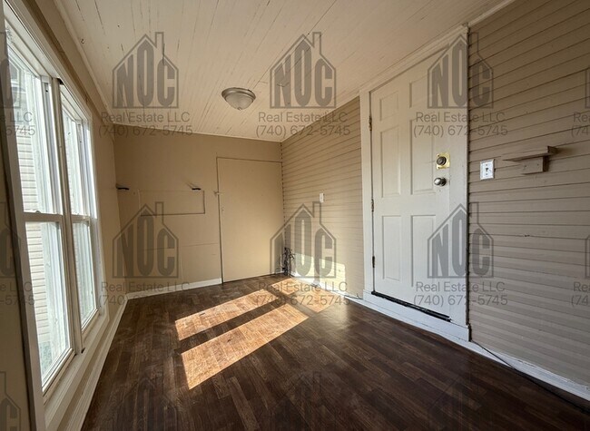 Foto del edificio - 136 E Allen St