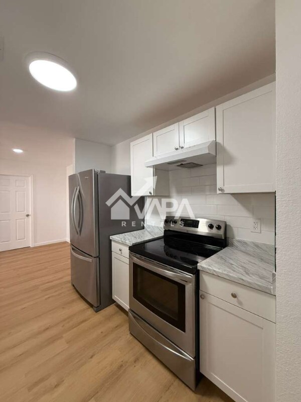 Building Photo - 1074 Honey Tree St