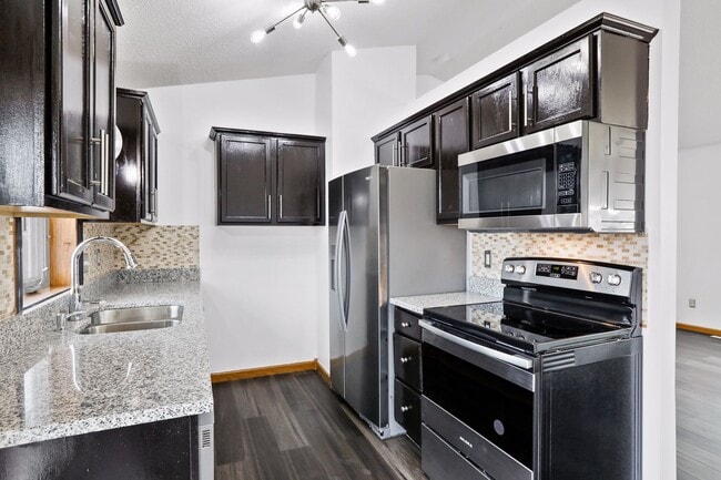 Building Photo - 2080 Brittany Ct