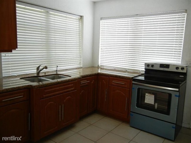 Building Photo - 3 br, 2 bath House - 2748 SW 46th Ct