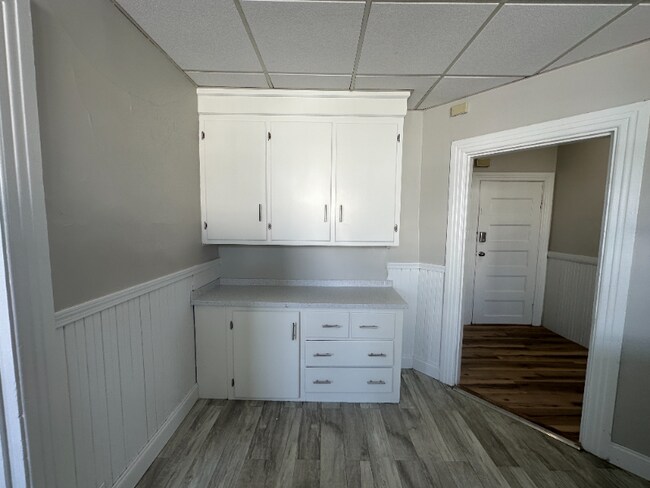 Building Photo - 34 Brook St