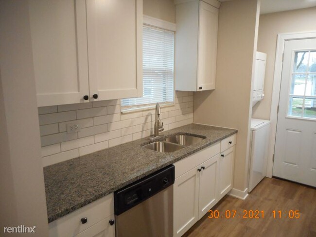 Building Photo - 424 N Lake Shore Dr