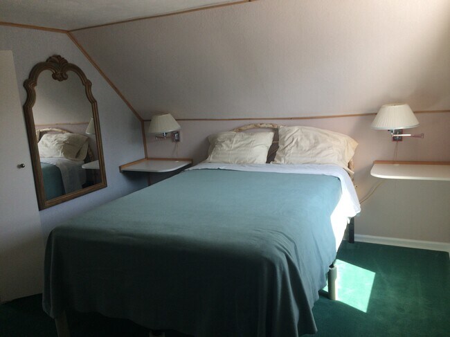 Bed Room - 1290 Elmore Ave
