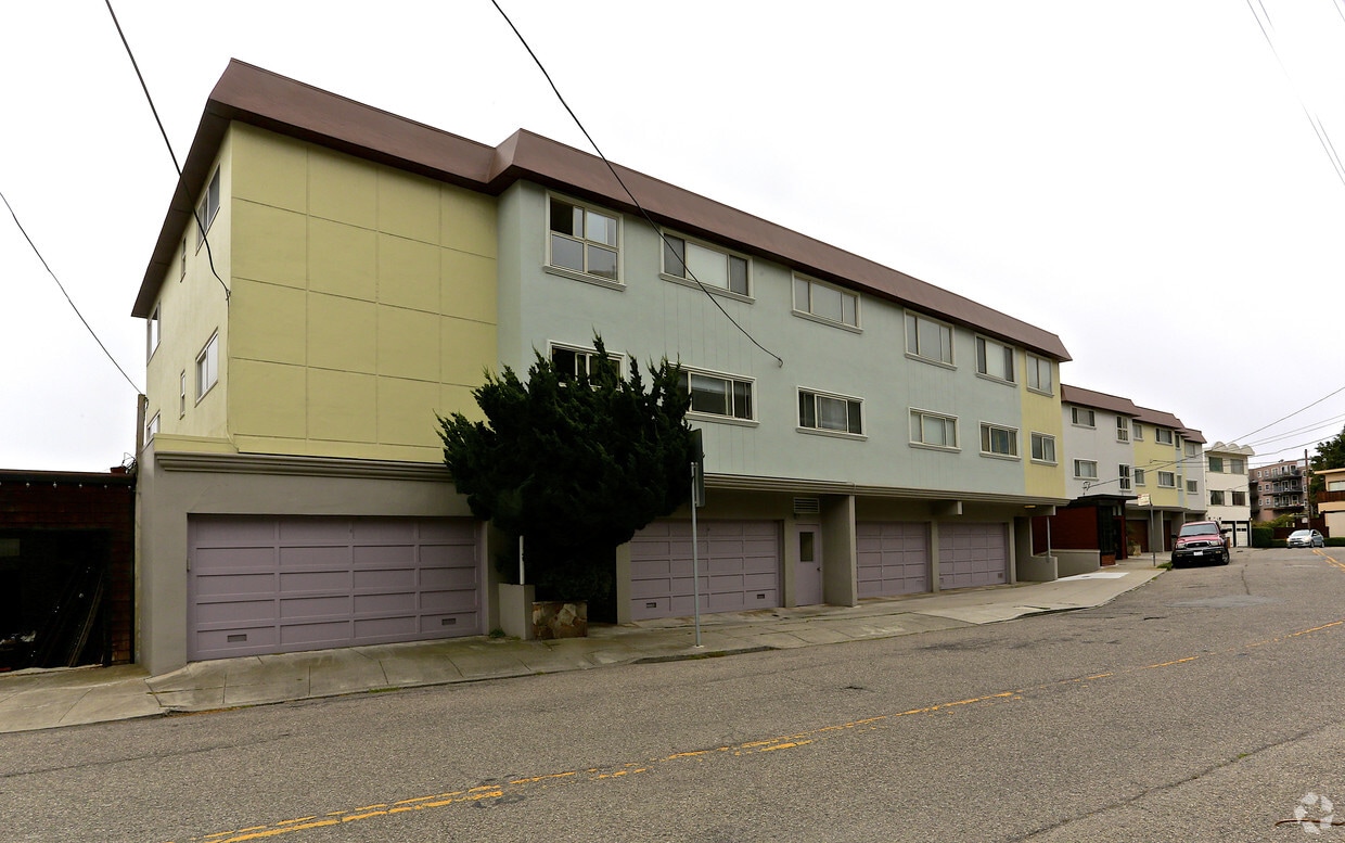 Building Photo - 455 Burnett Ave